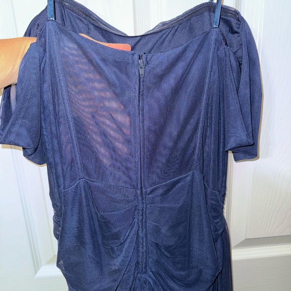 Formal Dress. - Picture 7 of 9